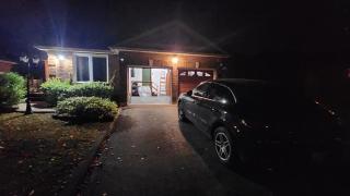 bright spacious ravine walk-out basement - Newmarket - 8