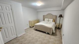 bright spacious ravine walk-out basement - Newmarket - 3