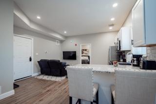 The Penthouse at Park Place King bed fast WIFI and free coffee - 3