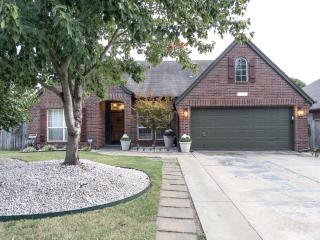 Your Family Home Away from Home - Fair Oaks - 9