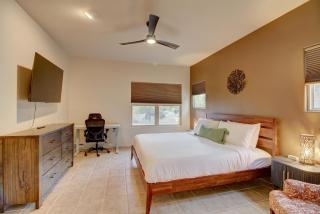 Santa Fe Home with Private Yard - Santa Fe - 3