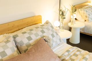 Sleeping in Style Central Apartment - Albury - 0