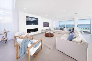Luxury Lake House - Yarrawonga - 8