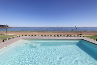 Luxury Lake House - Yarrawonga - 7