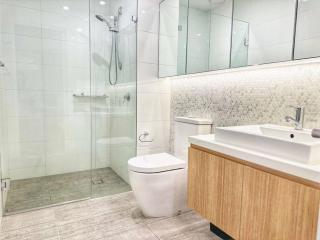 WT917 - 2BR 2BTH in heart of box hill with free park & pool - 2