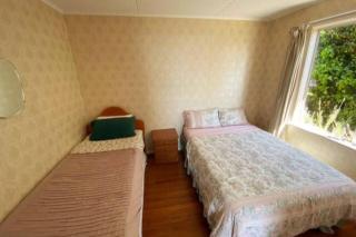 By the Seashaw - Hosted by Lorna, Michael & Katja - 2