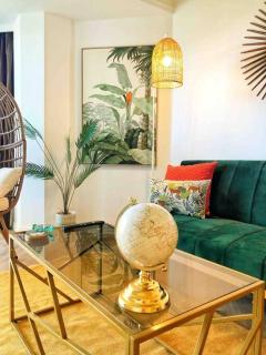 Spacious Park Views with Spa, Pool, Gym, Netflix - Auckland - 3