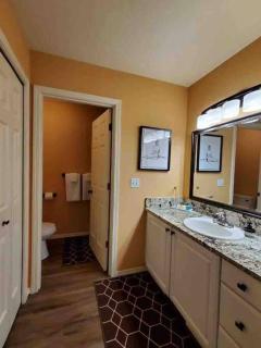 Solar Half-Plex with Chic Style in Country Glen - 6