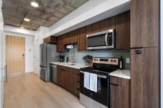 8th fl Amazing views! Lux design! Pool gym Pkg! - Salt Lake City - 9