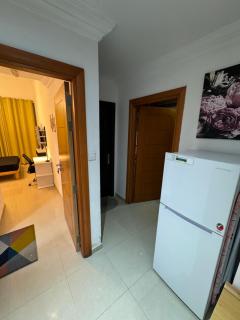 Tidy Master Room In Marina Near Metro - Dubai - 4