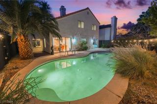 4Br Model Home w Pool and Pool table in Henderson - Las Vegas - 8