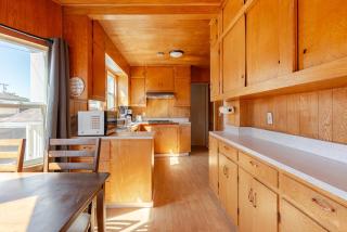 Cozy 5-Bedroom House, Perfect for Family and Work Groups - 2