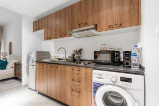 Classy Studio in Masdar City - 1