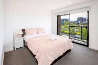 Bardia near Train & Shopping with central AC&WiFi - Ingleburn - 3