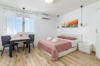 Skyline Apartment - 0