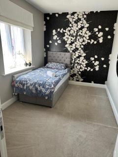 Elegant single room, luxury bed - 3
