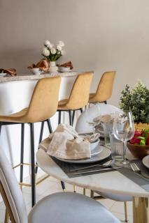 Frank Porter - Al Arta 4 - Dubai - 2