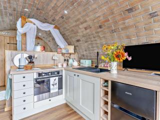 1 Bed in Brecon 95630 - 2