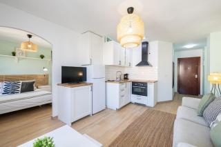 Holidays2Malaga Los Guindos 500 mts from Beach and Promenade - Málaga - 7