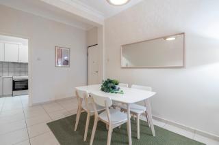 Casa Vibrant - Colorful 2Br Apt with Balcony in Koukaki - Atene - 2