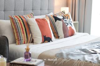 Manzil - Stylish living in JVC, City Views and Pool - Dubai - 2