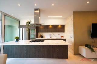 Sunny Seaside Holiday Home - 6