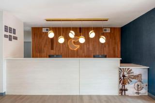 Comfort Inn Kendallville East - 5