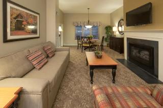 Romantic Getaway or Family winter adventures in 2BD with resort activities - 1