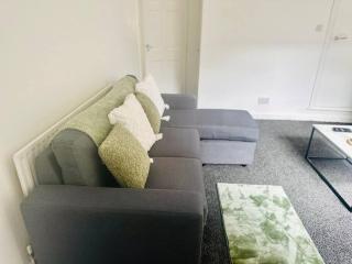 Trendy 4-Bed Home in Nottingham - Near City Centre, Motorpoint Arena & Nottingham Station - Sleeps 8 - Nottingham - 6
