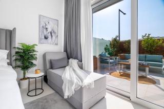 GuestReady - Luxurious studio in Damac Hills - Dubai Marina - 6
