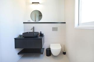Spacious 4BR near the beach w Jacuzzi by HolyGuest - Tel Aviv - 1