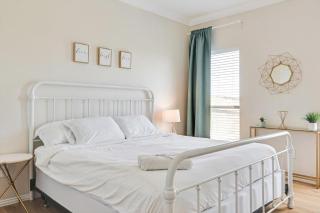 Front Lake Holiday 2BR 1BA Guest Home with Hot Tub - 7