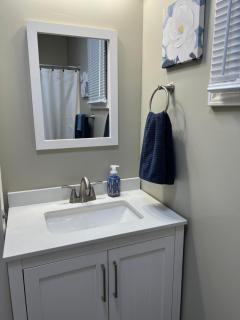 Cottage on Charles - Roxboro - 7