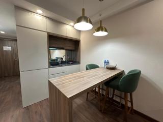 Luxury Family Apartment with stunning Mountain View - Batoemi - 4