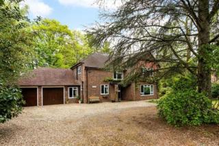 Delux 5 bed house lots private car parking, short walk to high st, shops - Fleet - 4