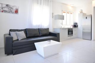 Sunny City 1BR in Shenkin st by HolyGuest - Tel Aviv - 8