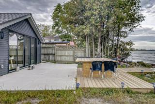 Viva La Vida - Lakeside Retreat by Instant Suites - Bowmanville - 1