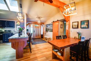 Fish, Crab and Clam Waterfront Gem in Port Ludlow - 3