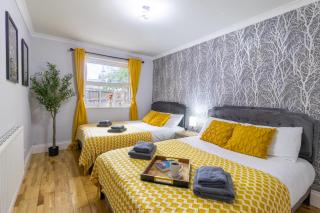Gunwharf Quays & Station - 4 Beds with Free Parking - 5