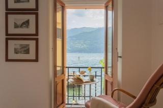 Il Porticciolo by Rent All Como - 2