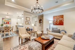 Gorgeous College Station Townhome with Patio! - College Station - 5