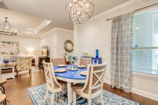 Gorgeous College Station Townhome with Patio! - College Station - 4