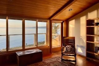 Rainier View Beach House - 3