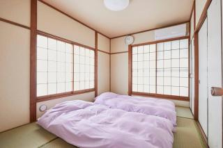 URAYASU HOUSE! for up to 6 people, 15 min bus ride to Disney! Location is 6-8-38 Horie Urayasu City Chiba Prefecture 場所は千葉県浦安市堀江6-8-38です,玄関横のキーボックスの暗証番号はご予約後に宿からのメッセージ欄にてご確認下さい - Urayasu - 1