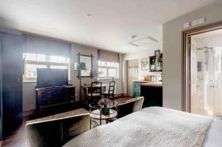 1 Bed Studio Sleeps 2 -Patio -Garden -Dogs Ok - 1