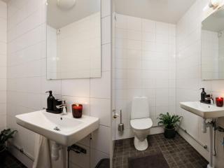 Guestly Homes - 3BR Superior Apartment - 1