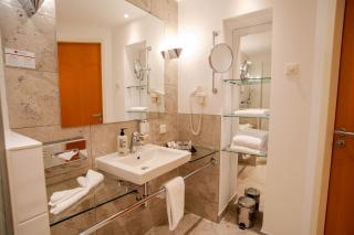 Best Western Premier Airporthotel Berlin - 4