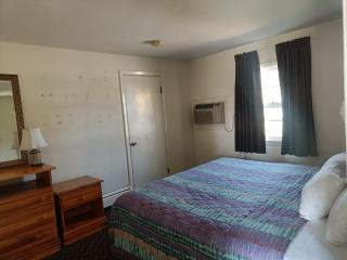 Town & Country Inn - Seekonk - 4