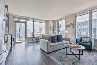 Luxury Apt with Balcony In Seaport - 8
