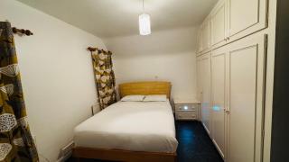 Entire Four Bedroom Spacious Home in St Albans - Garston - 8